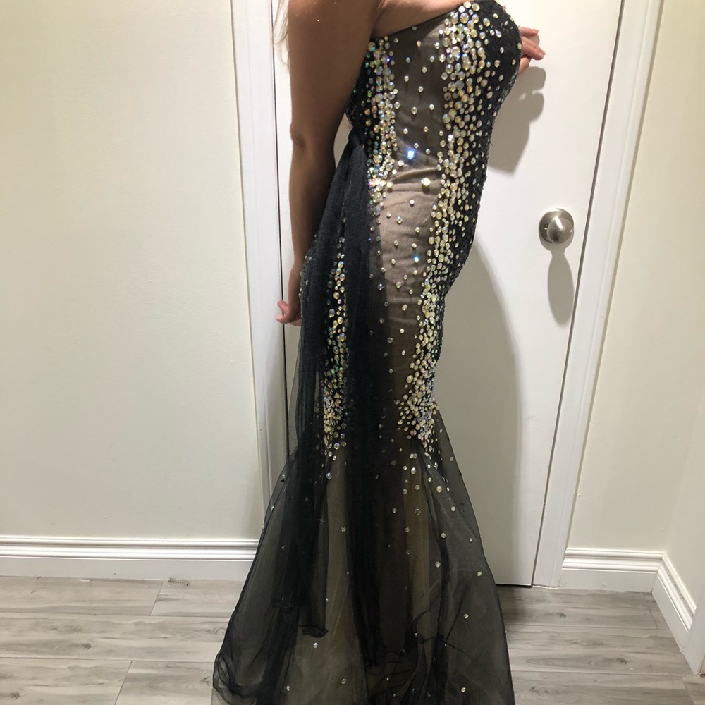 Dress - Picture 8 of 8